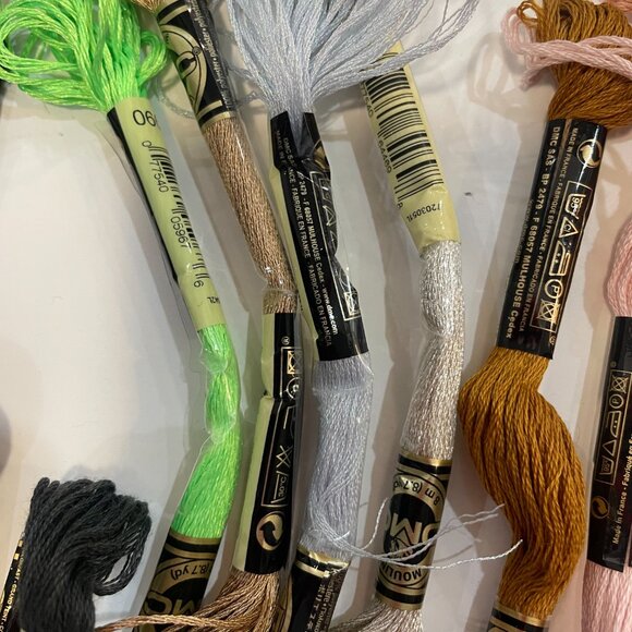 Embroidery Threads - cotton/metallic/silk/wool - Picture 7 of 9